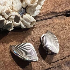 Rowi Sterling Silver Earrings Leaves Clips Backs Leaf Robbed Vintage Fan